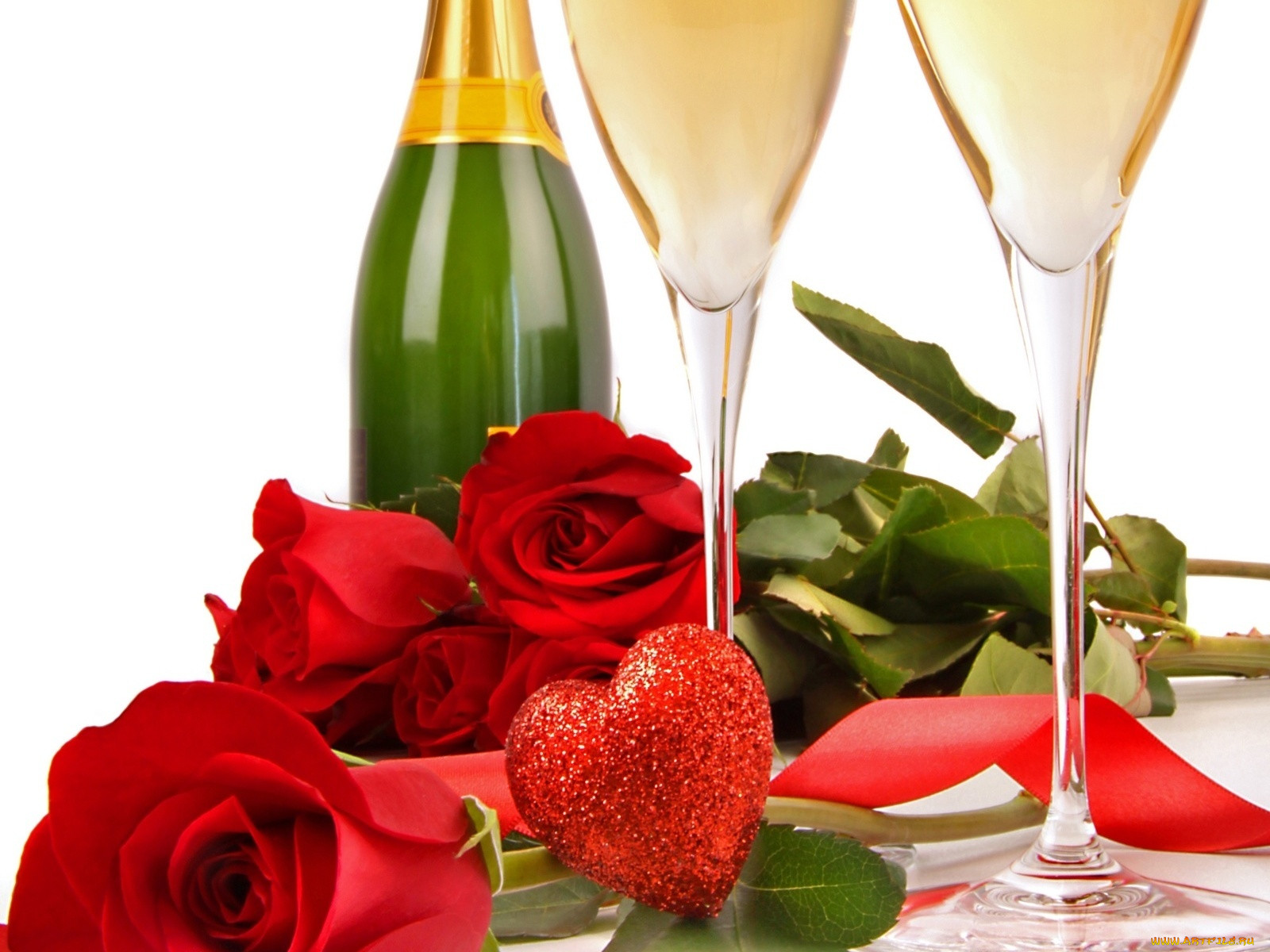 Шампанское и розы оригинал. Шампанское и розы. Цветы и шампанское. Шампанское бокал розы. Торт и шампанское.